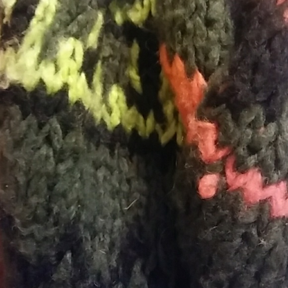 Beautiful orange lime green and hunter green scarf - Picture 4 of 4